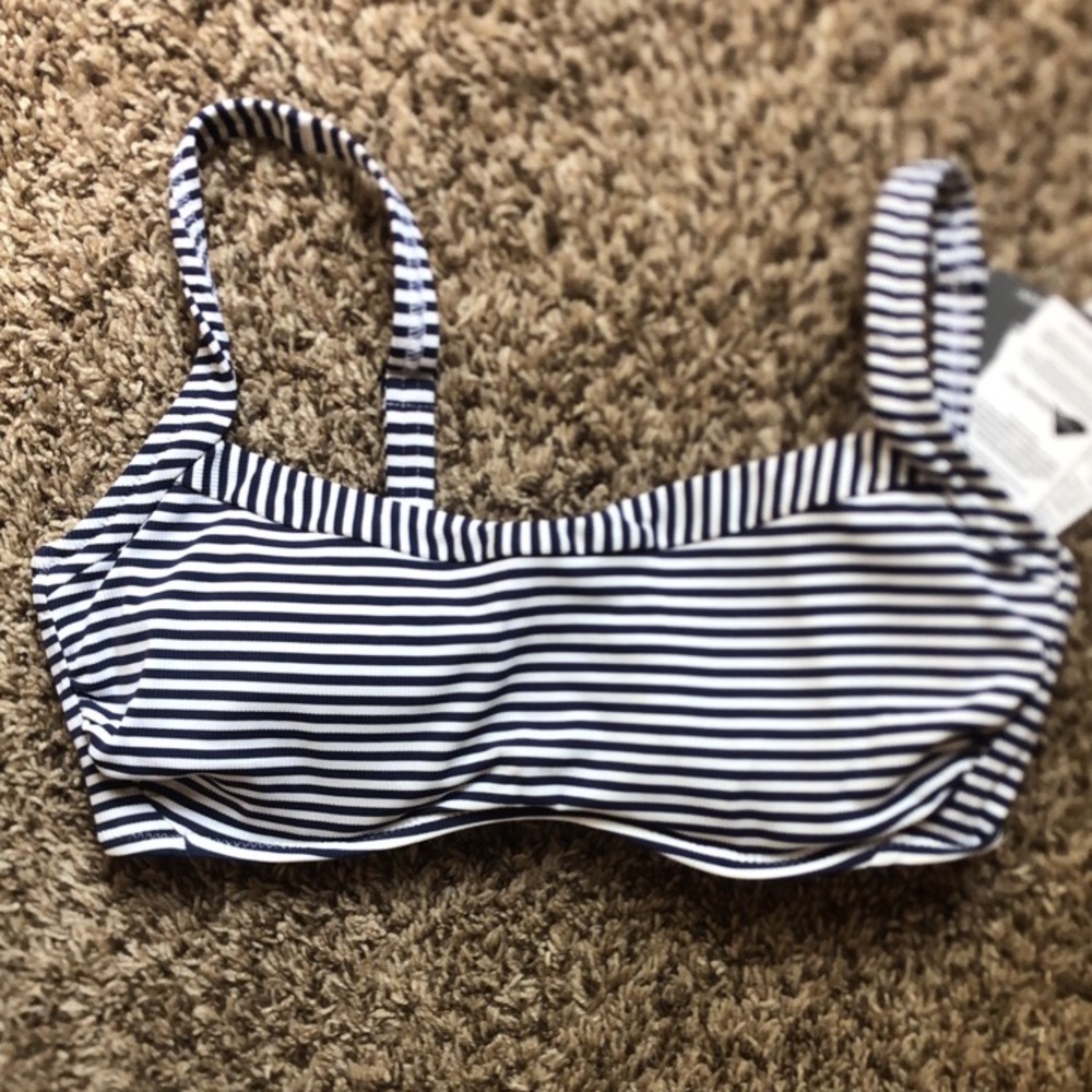 NWT Athleta Underwire Bikini Top 34 D/DD
